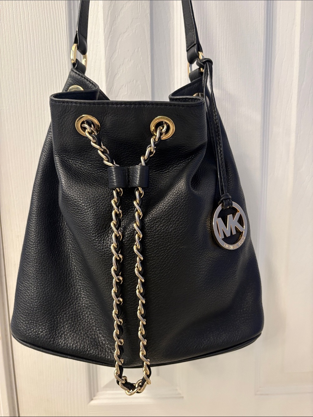 Michael Kors Large Frankie Black Pebbled Leather Chain-Accent Drawstring Hobo